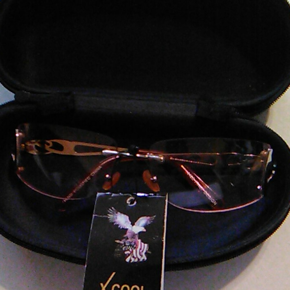Nwt Cool Pink sunglasses and nylon case - Picture 5 of 7